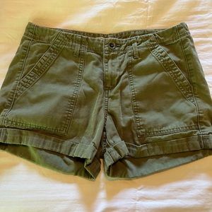 Old Navy Women’s Boyfriend Shorts Size 4.